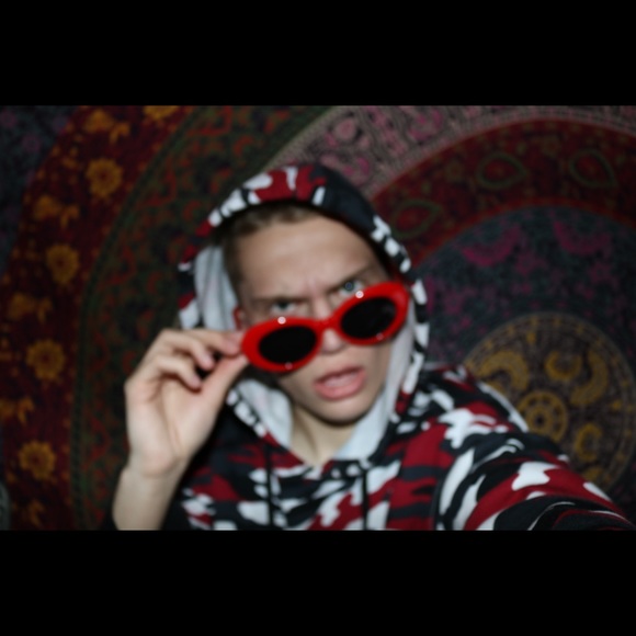 Meet your Posher, Chase - Picture 6 of 8